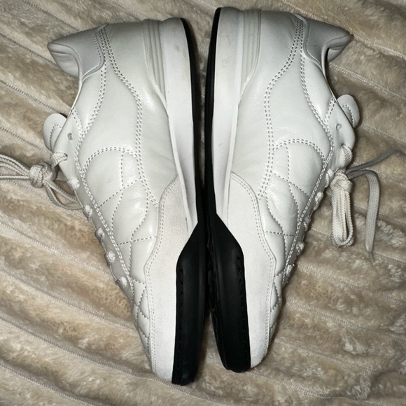 Authentic CHANEL 2024 CC White Calfskin Quilted Lace-Up Sneakers Size 37 - Picture 5 of 12